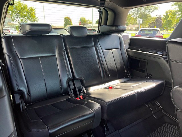 Used 2020 Ford Expedition XLT w/ Equipment Group 202A AWD/4WD image 19