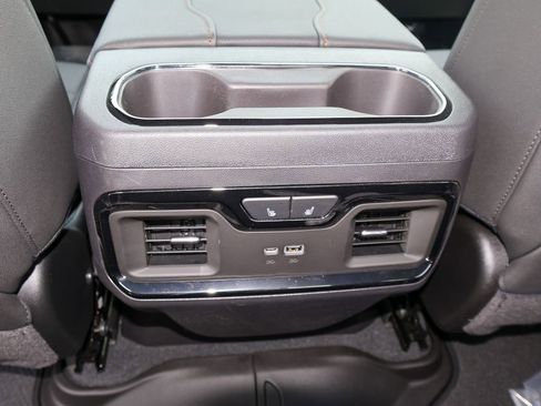 New 2026 GMC Sierra 1500 AT4 AWD/4WD image 10