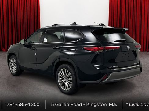 Used 2023 Toyota Highlander Platinum image 7