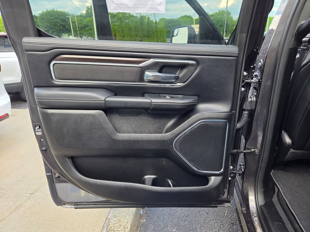 Used 2026 RAM 1500 Laramie AWD/4WD image 32