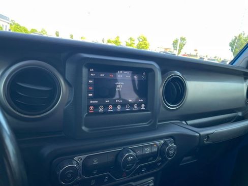 Used 2020 Jeep Gladiator Sport w/ Quick Order Package 24S AWD/4WD image 20