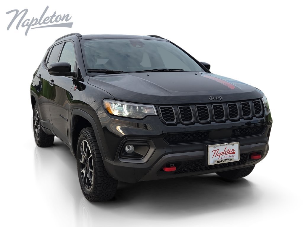 Used 2025 Jeep Compass Trailhawk AWD/4WD image 8