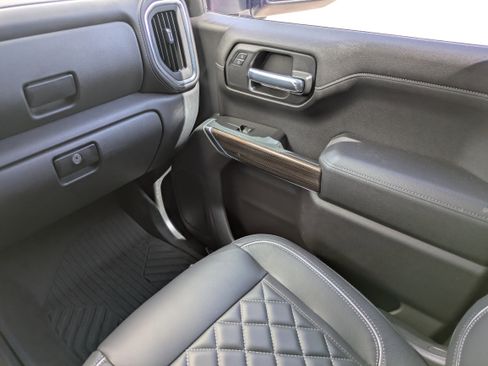 Used 2021 Chevrolet Silverado 1500 LT Trail Boss w/ Bed Protection Package AWD/4WD image 10