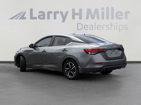 Used 2024 Nissan Sentra SV image 3