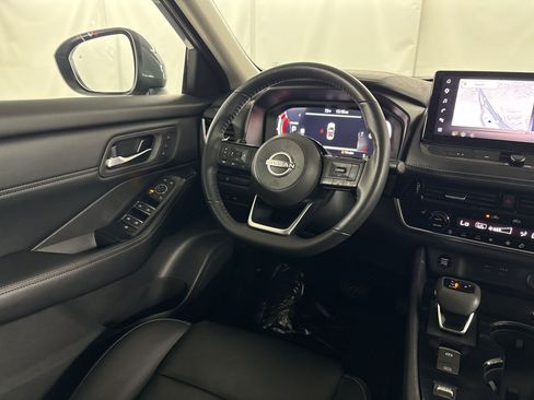 Used 2024 Nissan Rogue SL w/ SL Premium Package FWD image 28