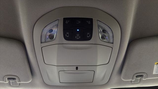 Used 2024 Chrysler Pacifica Touring-L FWD image 30