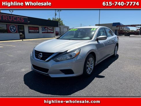 Used 2017 Nissan Altima 2.5 S w/ Power Driver Seat Package FWD image 1