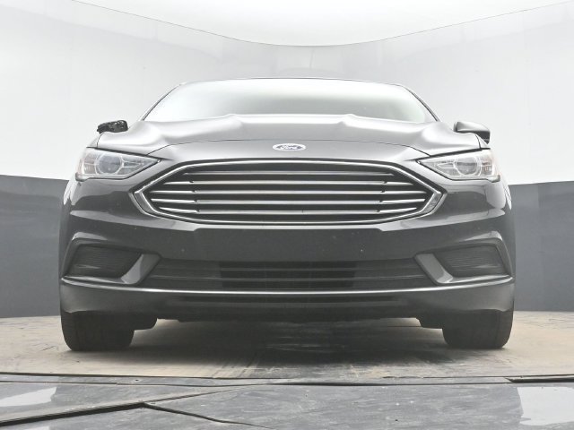 Used 2017 Ford Fusion SE w/ Fusion SE Technology Package FWD image 28