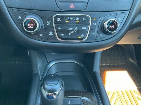 Used 2016 Chevrolet Malibu Premier FWD image 7