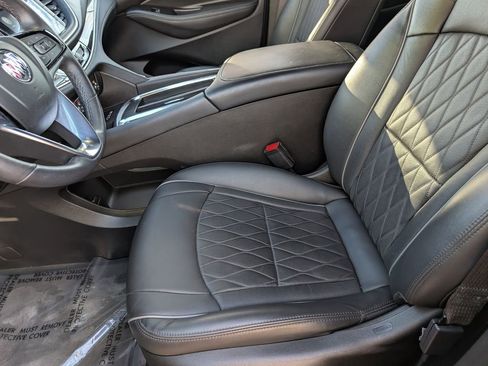 Used 2024 Buick Enclave Avenir image 12
