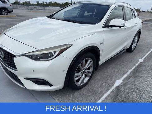 Used 2019 INFINITI QX30 w/ Navigation Package image 1