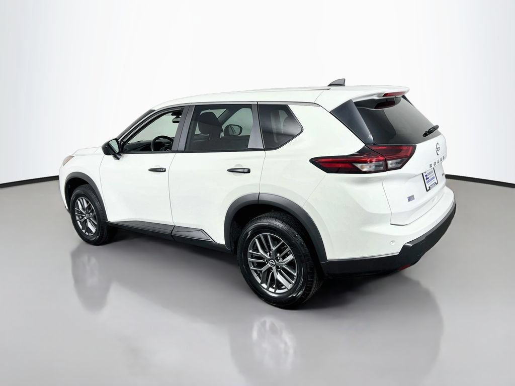 Used 2024 Nissan Rogue S AWD/4WD image 5