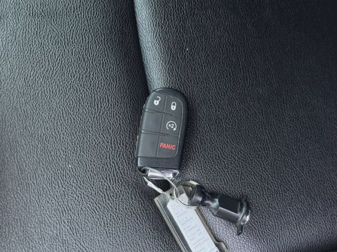 Used 2025 Jeep Compass Limited AWD/4WD image 17