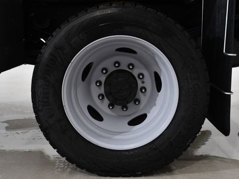 New 2025 Ford F550 4x4 Regular Cab Super Duty image 16