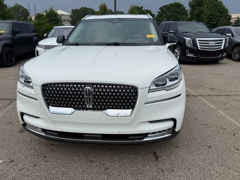 Used 2023 Lincoln Aviator Reserve w/ Equipment Group 201A AWD/4WD image 2