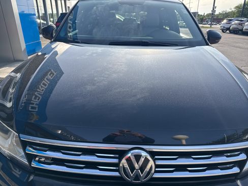 Used 2019 Volkswagen Tiguan SEL Premium R-Line AWD/4WD image 3