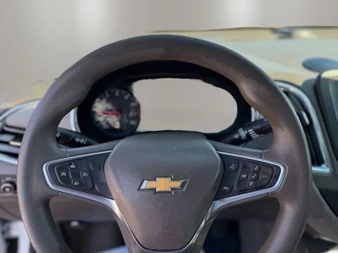 Used 2018 Chevrolet Malibu LT FWD image 13