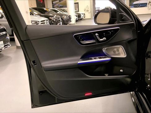 Used 2025 Mercedes-Benz C 300 Sedan image 20