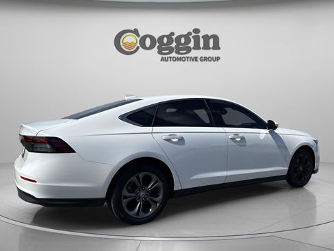 Certified 2023 Honda Accord EX image 7