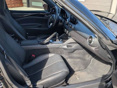 Used 2022 MAZDA MX-5 Miata RF Grand Touring RWD image 18