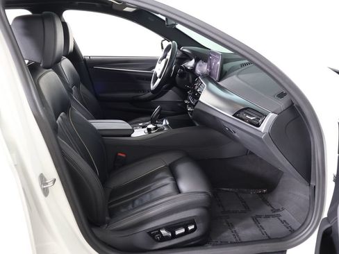 Used 2023 BMW M550i xDrive w/ Executive Package AWD/4WD image 36