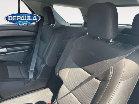 Used 2023 Ford Explorer XLT AWD/4WD image 17