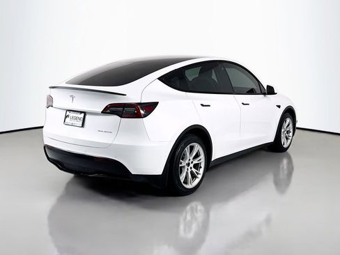 Used 2021 Tesla Model Y Long Range AWD/4WD image 5