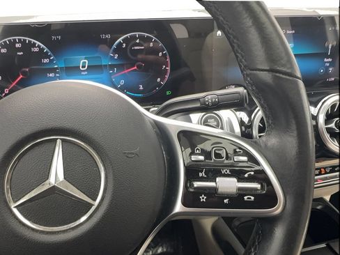 Used 2022 Mercedes-Benz GLB 250 w/ Premium Package Lite image 38