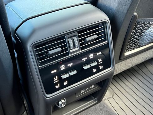 New 2026 Porsche Cayenne image 19