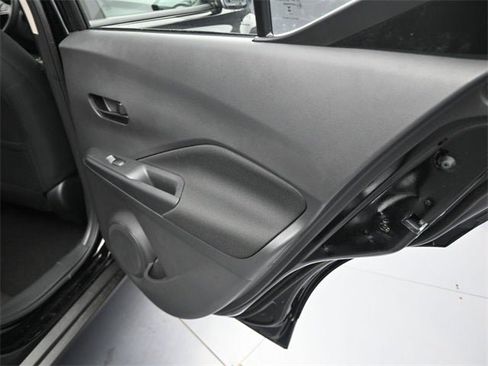 New 2025 Nissan Kicks Play S image 31