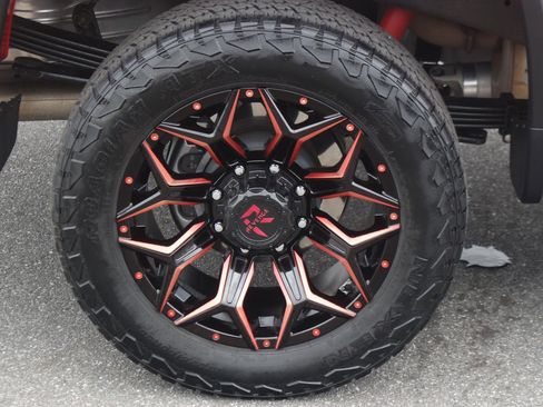 Used 2025 Chevrolet Silverado 2500 Custom w/ Custom Value Package image 40