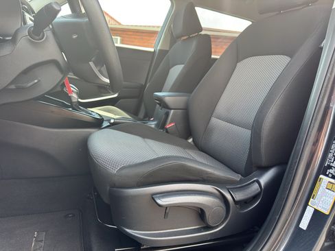 Used 2024 Kia Soul LX w/ Option Group 015 FWD image 13