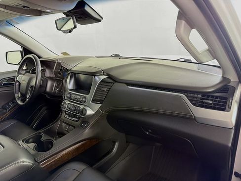 Used 2020 Chevrolet Tahoe LT w/ Luxury Package AWD/4WD image 27