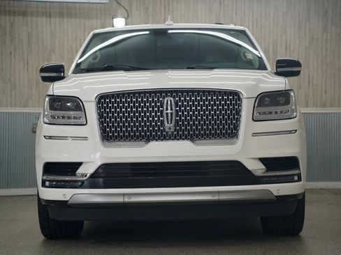 Used 2020 Lincoln Navigator Reserve w/ Cargo Convenience Package RWD image 3