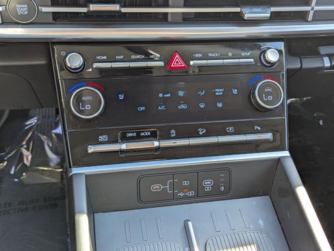 Used 2025 Hyundai Santa Fe SEL image 23