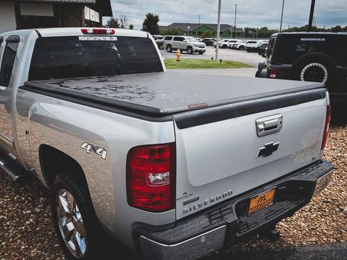 Used 2010 Chevrolet Silverado 1500 LT w/ Power Pack Plus AWD/4WD image 9