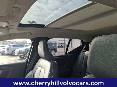 Certified 2025 Volvo XC40 B5 Plus w/ Protection Package Premier image 15