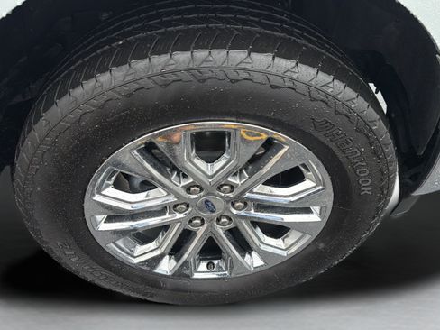 Used 2024 Ford F150 Lariat w/ FX4 Off-Road Package AWD/4WD image 39