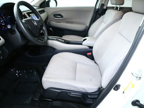 Used 2018 Honda HR-V EX image 18