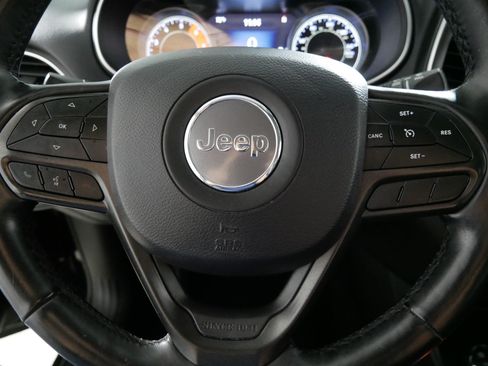 Used 2019 Jeep Cherokee Trailhawk w/ Comfort/Convenience Group AWD/4WD image 25