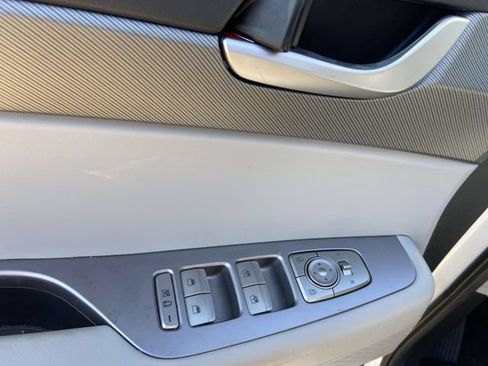 Used 2024 Hyundai Palisade SEL FWD image 12