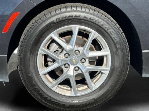 Used 2022 Chevrolet Equinox LT FWD image 24