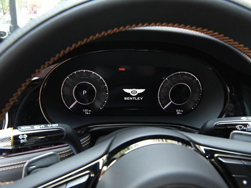 New 2025 Bentley Flying Spur Plug-In Hybrid image 15