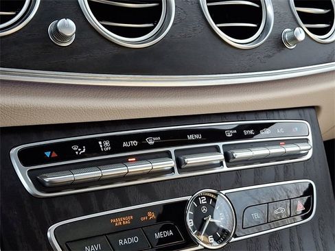 Used 2020 Mercedes-Benz E 350 4MATIC Sedan image 16