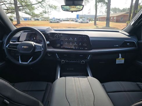 New 2026 Chevrolet Suburban High Country w/ LPO, Illumination Package image 12