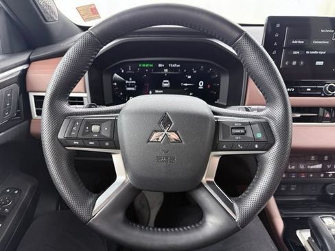 Used 2025 Mitsubishi Outlander SEL FWD image 26