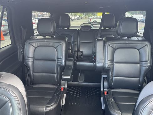 Used 2019 Lincoln Navigator L Select AWD/4WD image 6