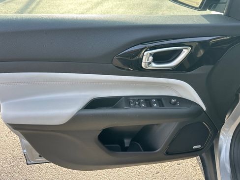 Used 2022 Jeep Compass Limited w/ Sun and Sound Group image 9