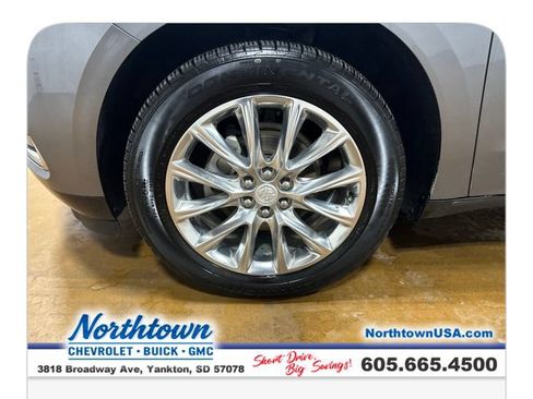 Used 2020 Buick Enclave Premium w/ Surround and Sites Package AWD/4WD image 13