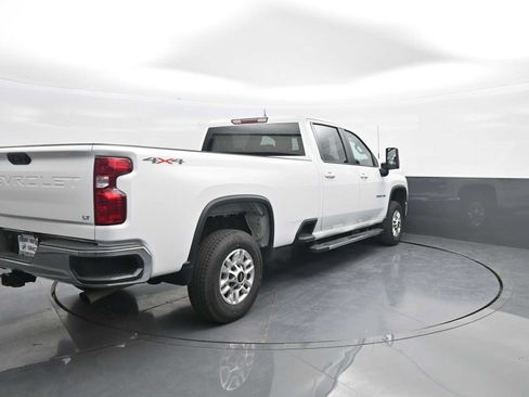 Used 2025 Chevrolet Silverado 2500 LT w/ Convenience Package AWD/4WD image 7